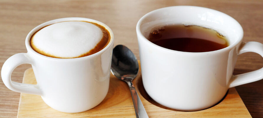 Hulp bij koffie/thee schenken 