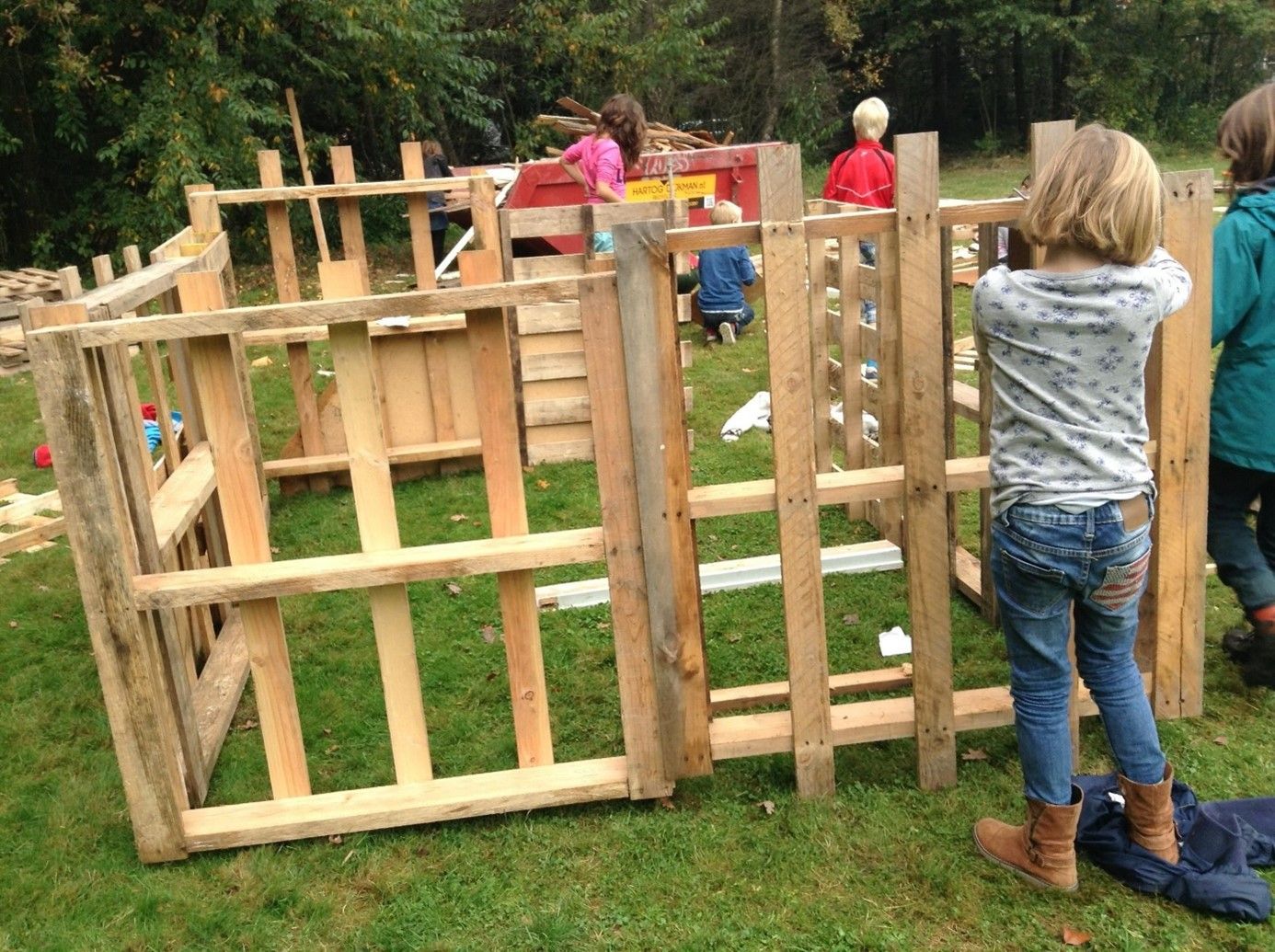 Huttenbouwer(s)/handige klusser(s) gezocht