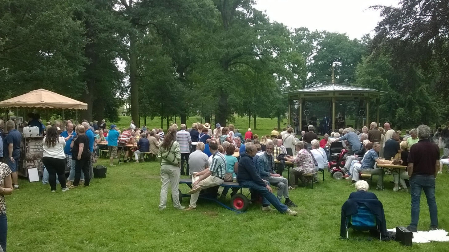 Muziekkoepel Nering Bögel Worpplantsoen