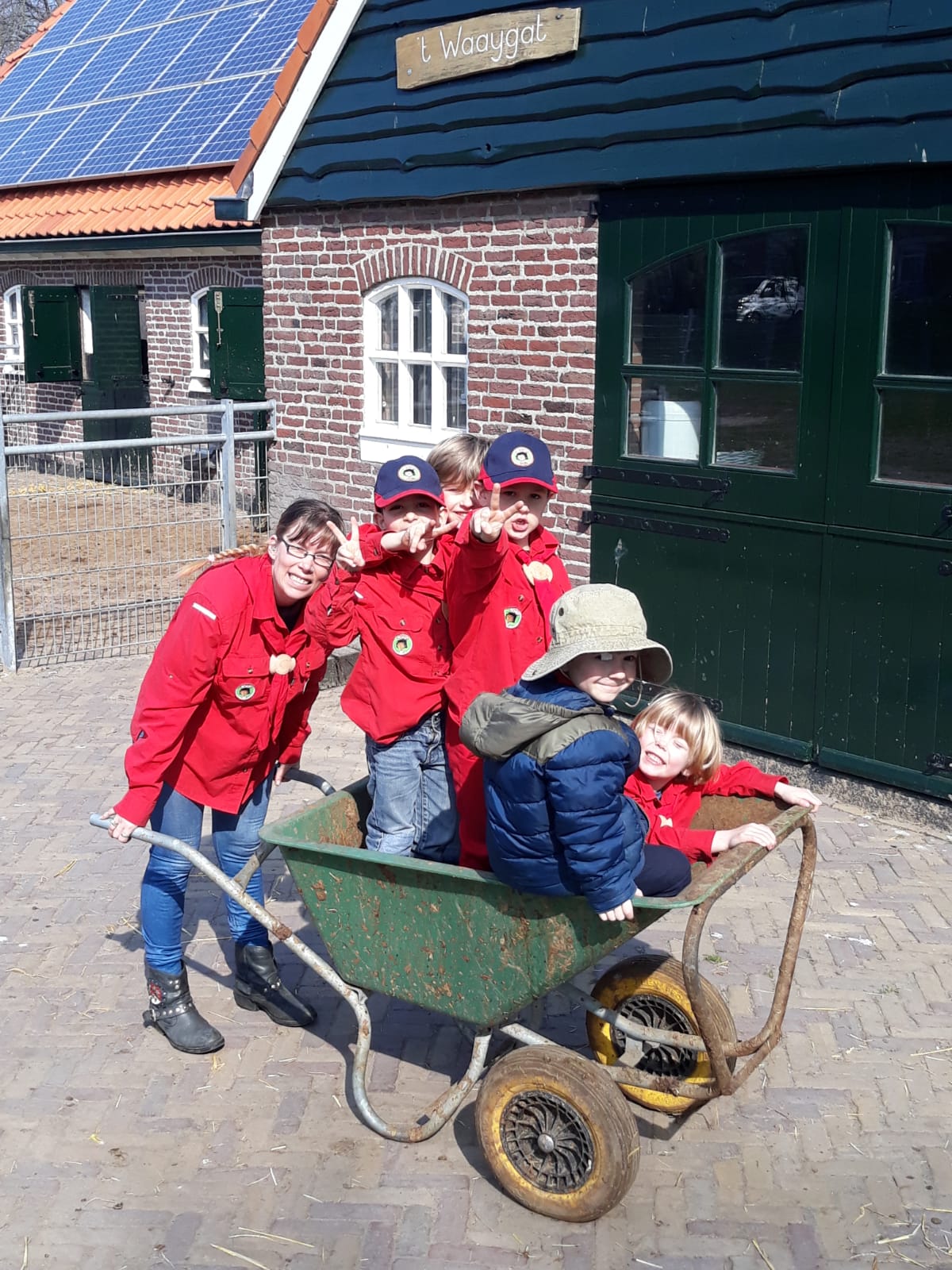 ae1597c69e3ebed8974eb8a61ca7504e_Foto300319170457