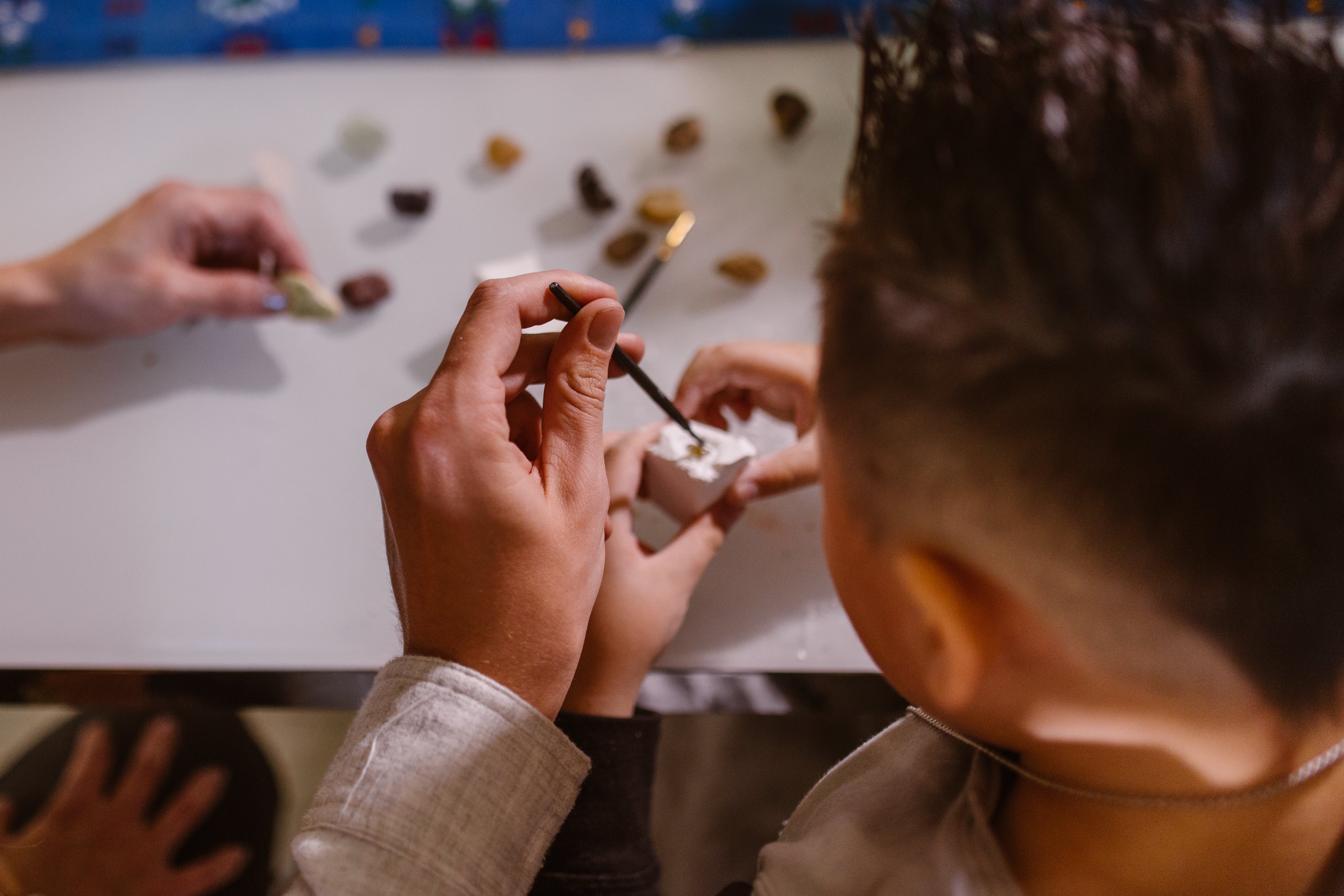 Pientere knul (7) is op zoek naar nieuwe dingen om te leren. Daag jij hem uit?