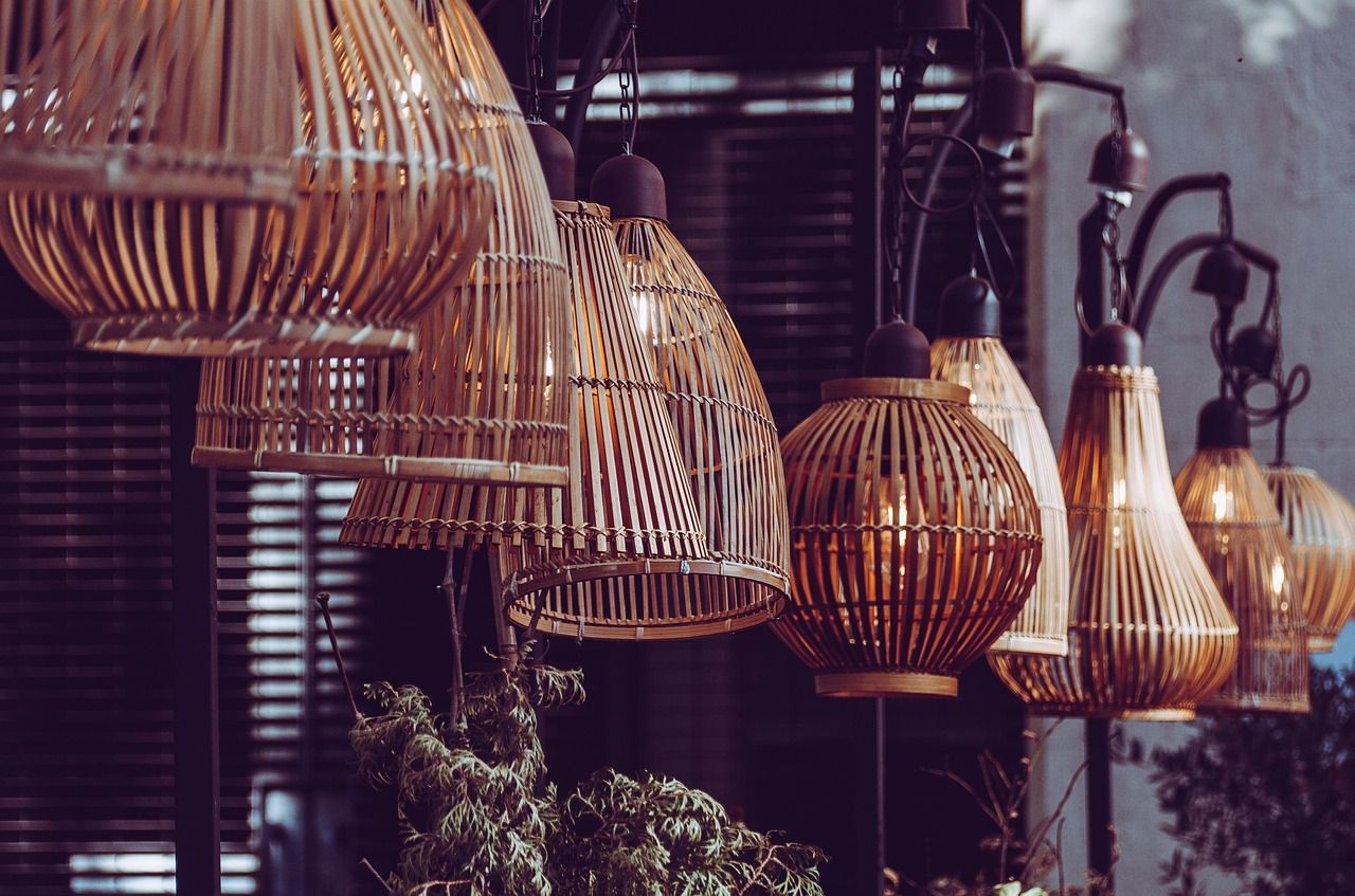 Ophangen van de lampen en kastjes naar boven tillen lukt het jou?