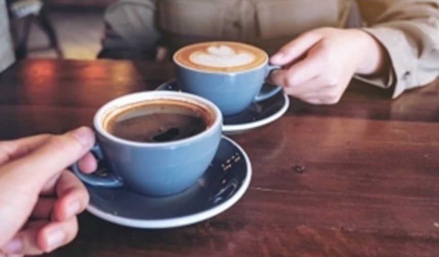 Koffie drinken of gezellig samen een boodschapje doen, meneer doet graag mee.
