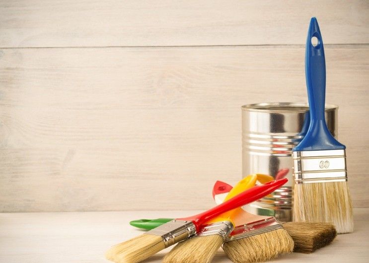 Help jij mevrouw met schilderklusjes?