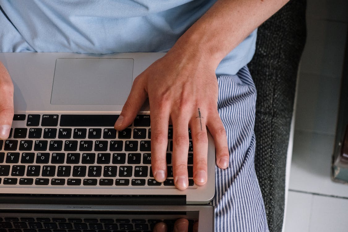 Hulp gezocht bij het gebruiken van een computer/toetsenbord!