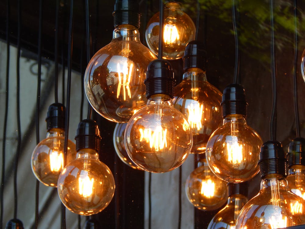 Handige vrijwilliger nodig om wat lampen te vervangen!