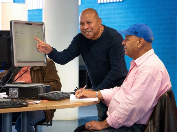 Utrechters helpen om zelfstandiger te zijn in digitale tijdperk