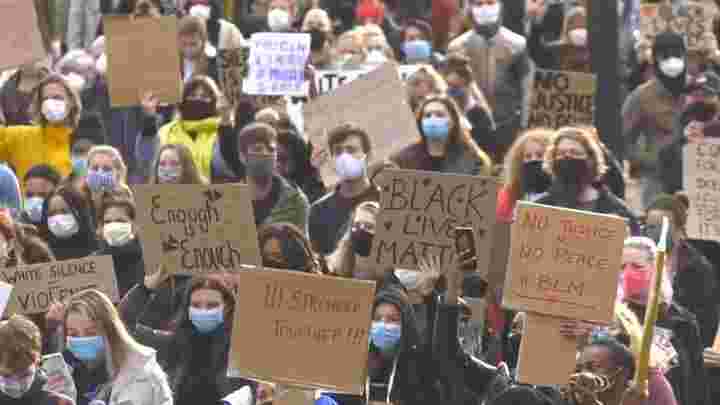 Onlinedialoog: Praten over Racisme