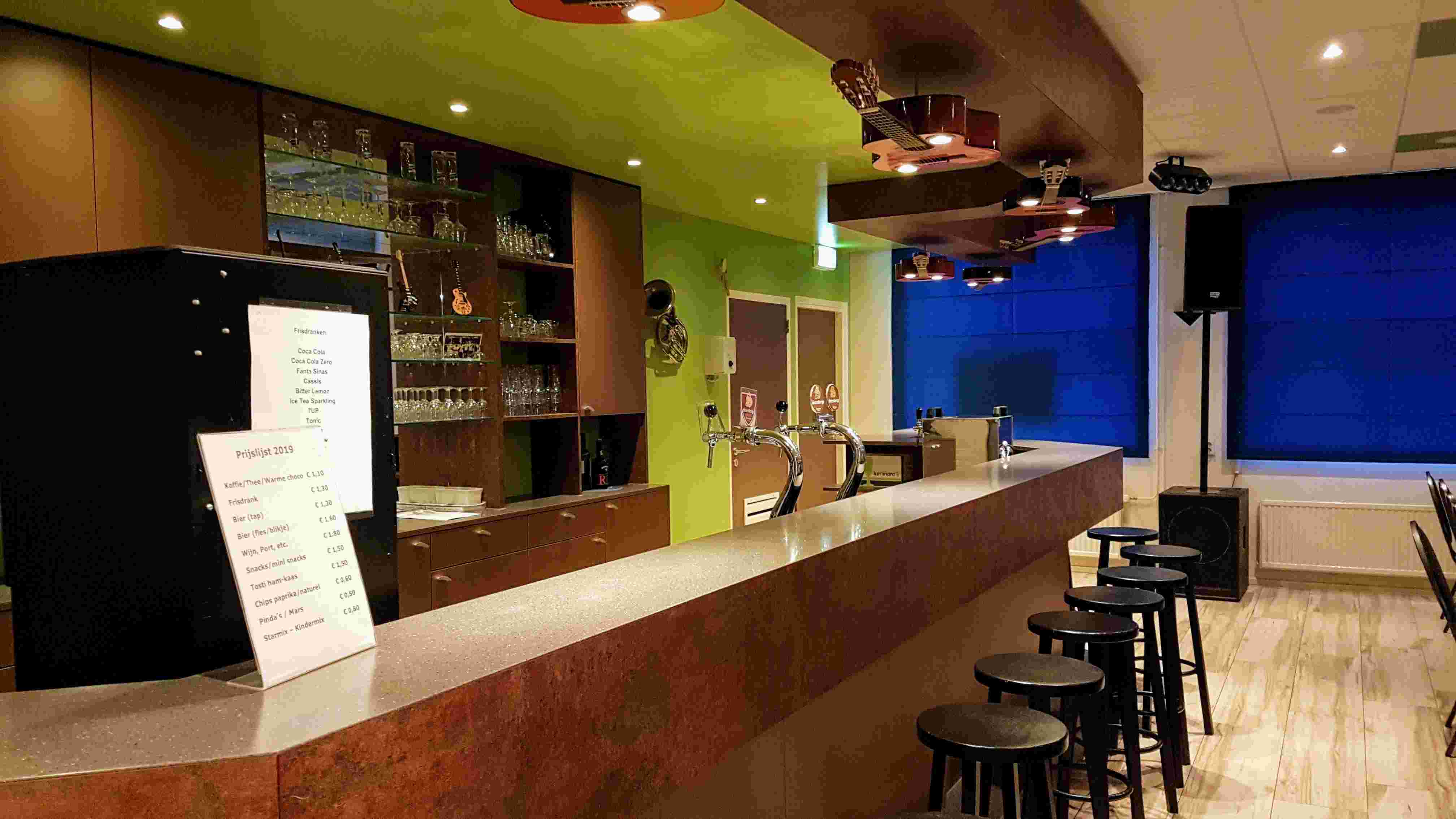 Barmedewerk(st)er(s)