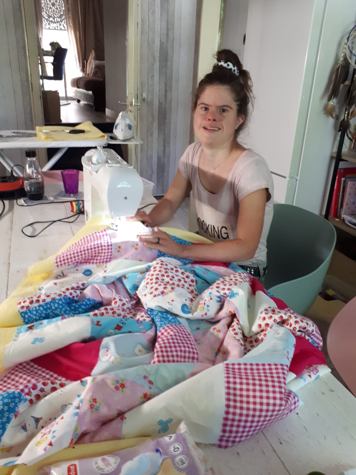  Vrijwilliger voor eenvoudige naailes