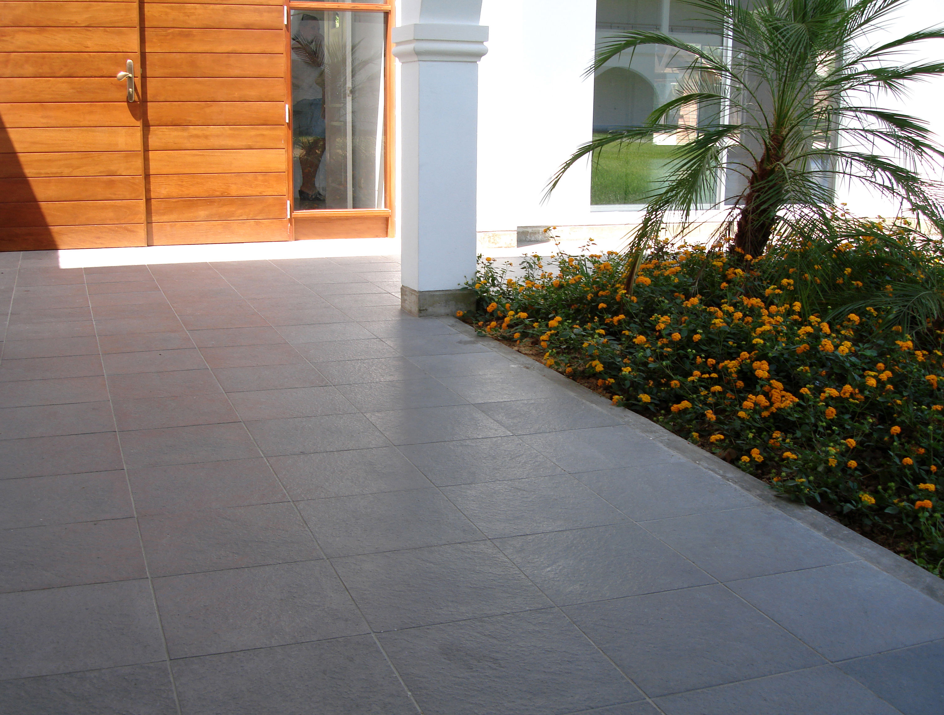 PIEDRA ART. BUSARDA GRIS 33X33X170 PIEDRA ART. BUSARDA GRIS 33X33X170