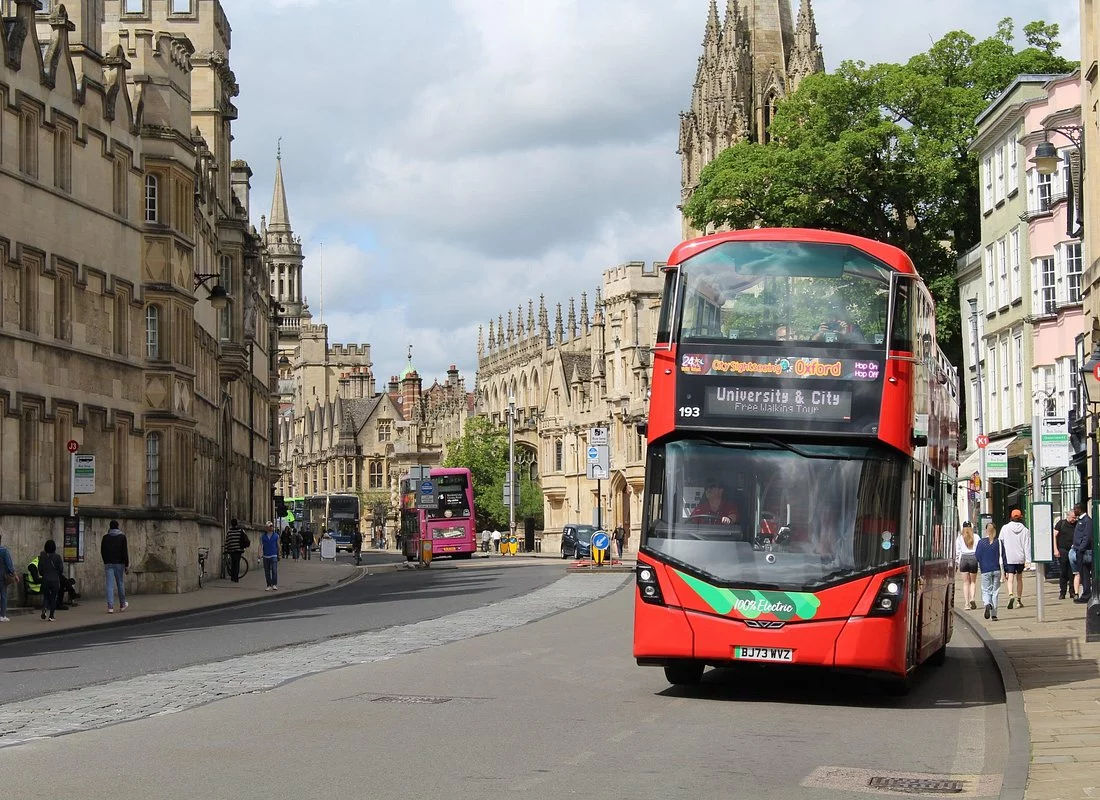 Oxford Hop-On Hop-Off + Carfax Tower Panorama + Walking Tour