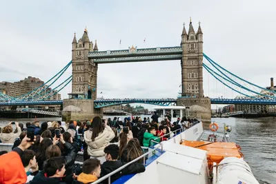 TooTBus: London Hop On Hop Off with Thames River Cruise