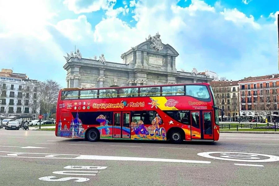 City Sightseeing Madrid Panoramic Bus + Guided Walking Tour (Essential)
