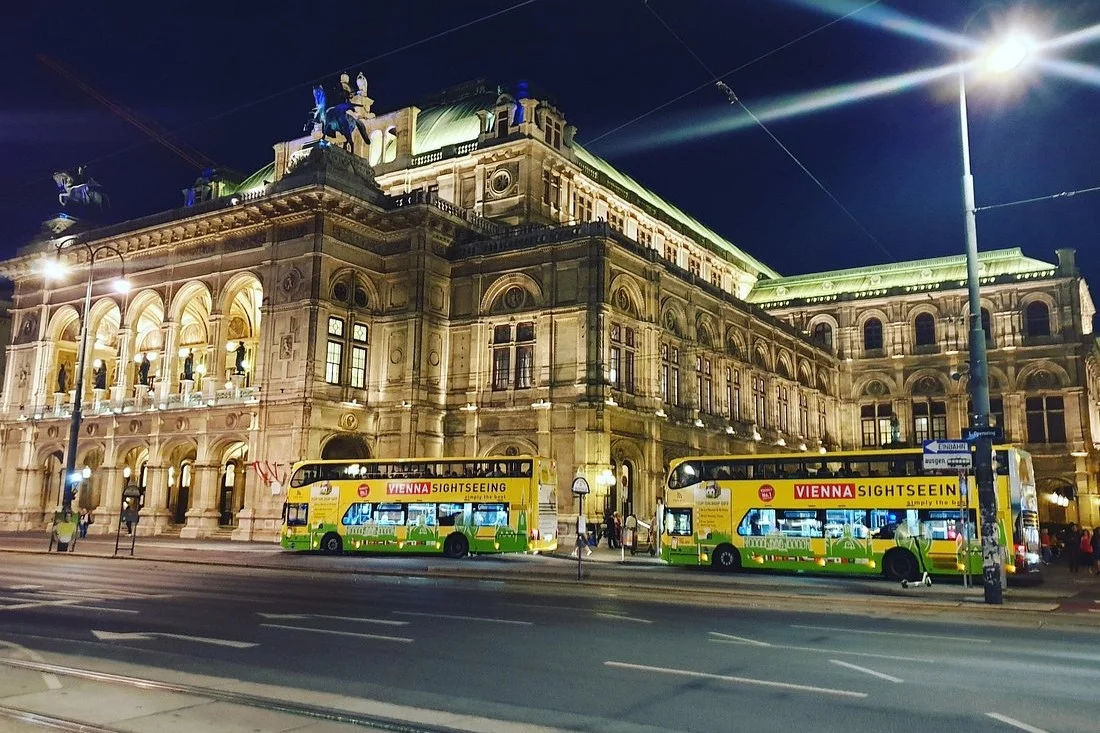 Vienna Sightseeing: Panormic Night Bus Tour