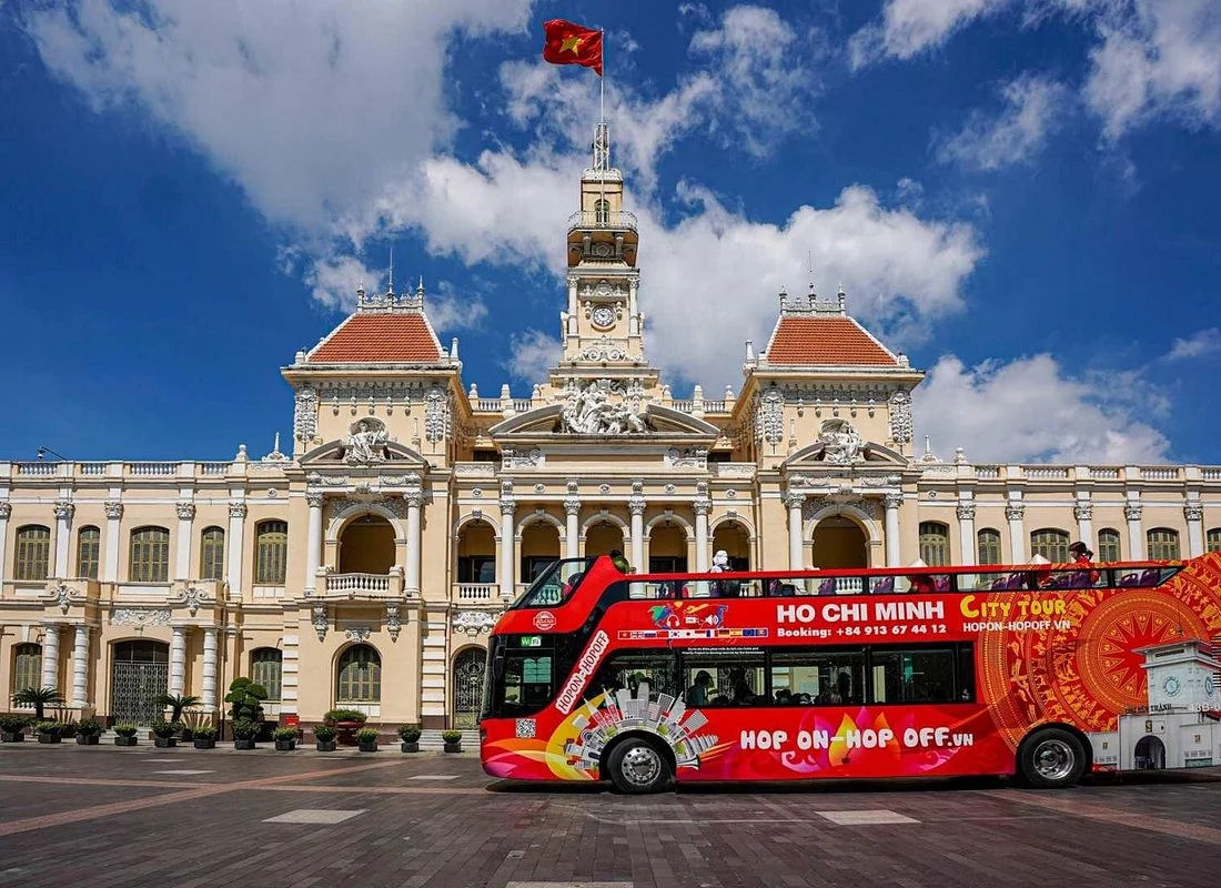 Anh Viet: Ho Chi Minh Hop On Hop Off Bus Tour (4-Hours)