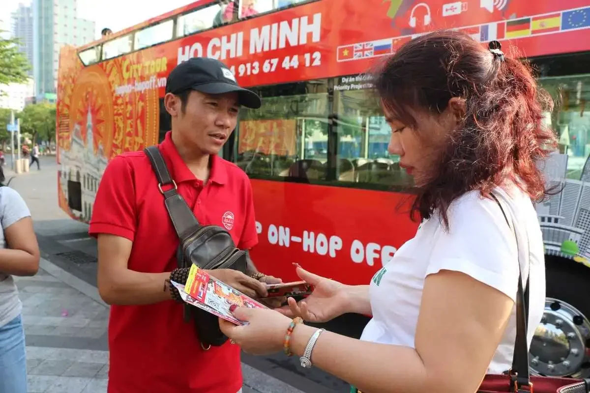 Anh Viet: Ho Chi Minh Hop On Hop Off with CuChi Tunnels