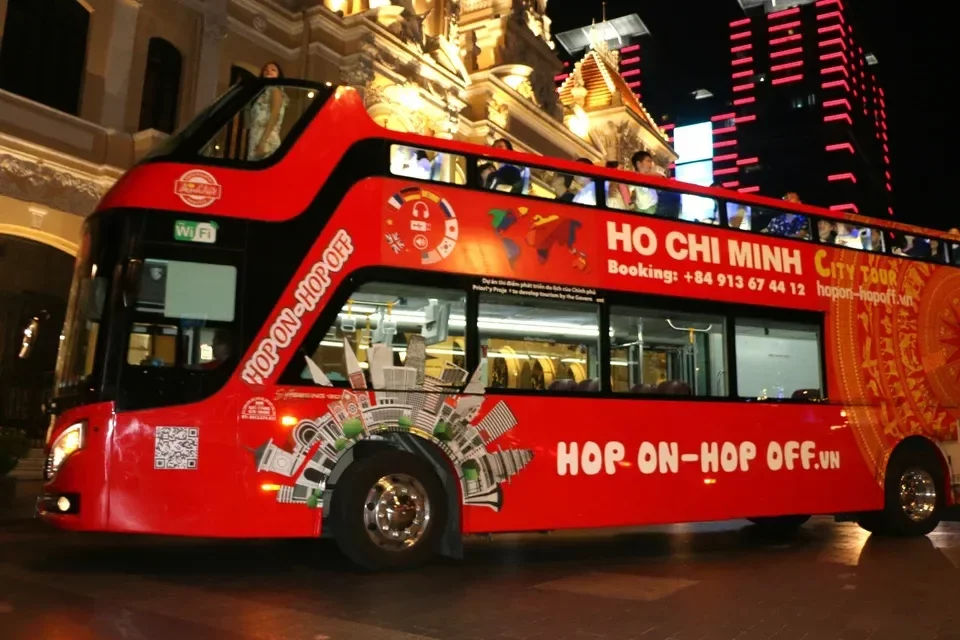 Anh Viet: Ho Chi Minh Mid-Night Panoramic Bus Tour