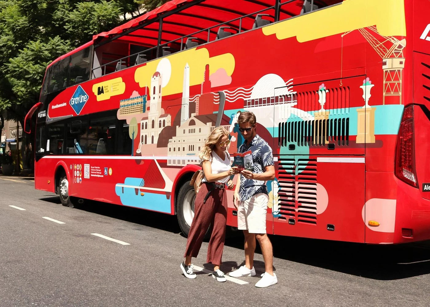 Gray Line Buenos Aires Bus Ticket + Brunch at El Gato Negro