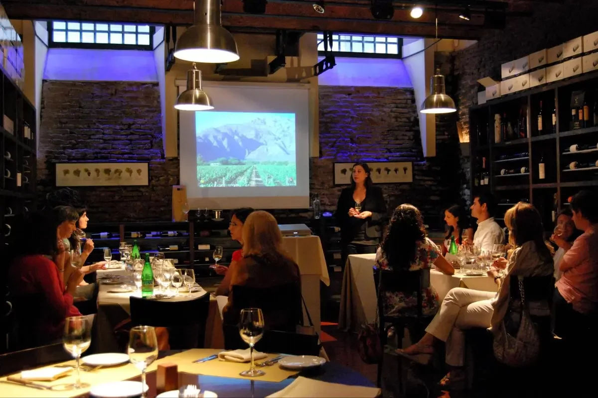 Tasting of Regional Wines in El Querandi