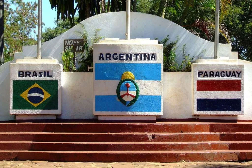 Explore Puerto Iguazú: City Tour with Triple Border