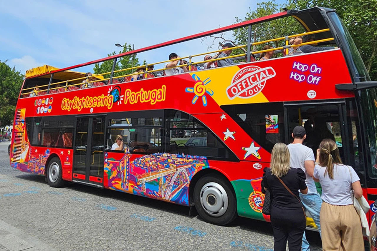 City Sightseeing Porto Hop-On Hop-Off Bus, Walks & Night Tour