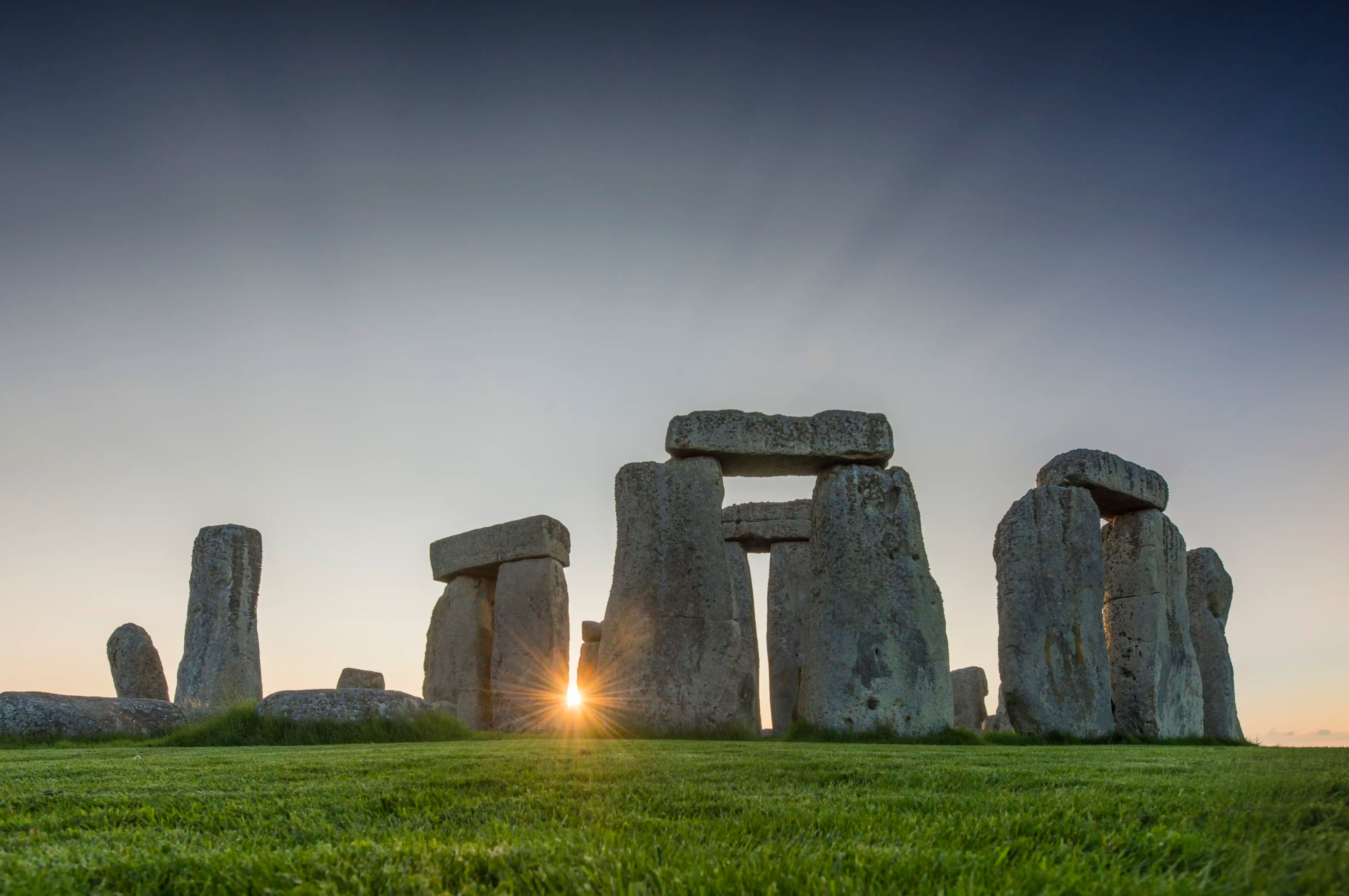 Stonehenge Direct Tour from London