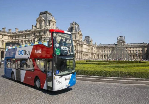 The Best Romantic Paris Bus Tours For Couples