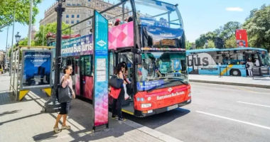 Pros & Cons of Hop-On Hop-Off Barcelona