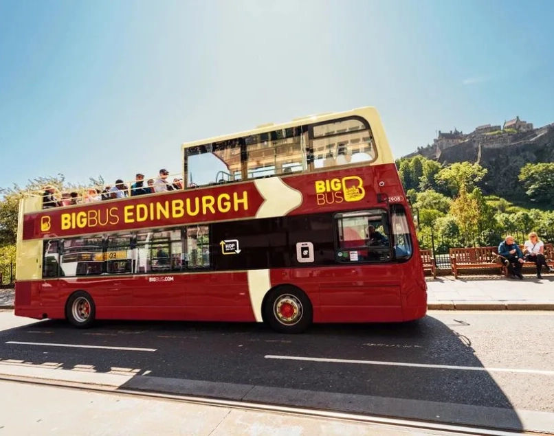 Edinburgh Hop-On Hop-Off Bus Tour: Routes, Prices & Tips (2026 Guide)