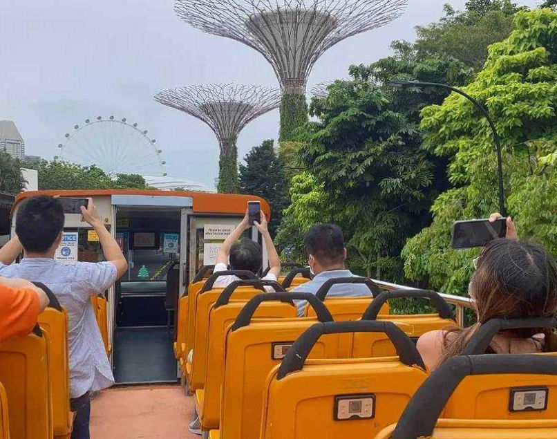 How Hop-On Hop-Off Works in Singapore