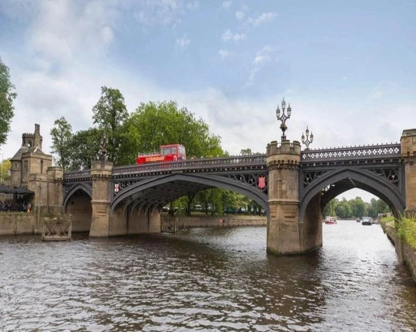 Exploring York on a Hop-On Hop-Off Bus Tour: A Memorable Experience