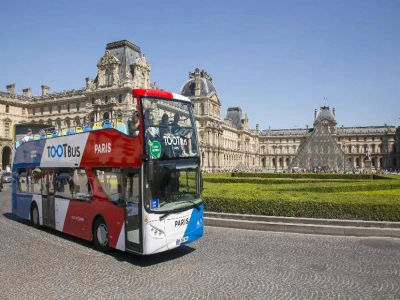 The Best Romantic Paris Bus Tours For Couples