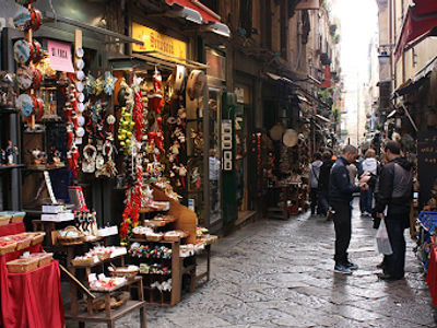 Best Markets in Naples 2026 – Food, Fashion, Antiques & Local