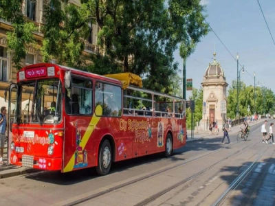 Exploring the Best of Prague on Hop On Hop Off Bus Tour By City Sightseeing 