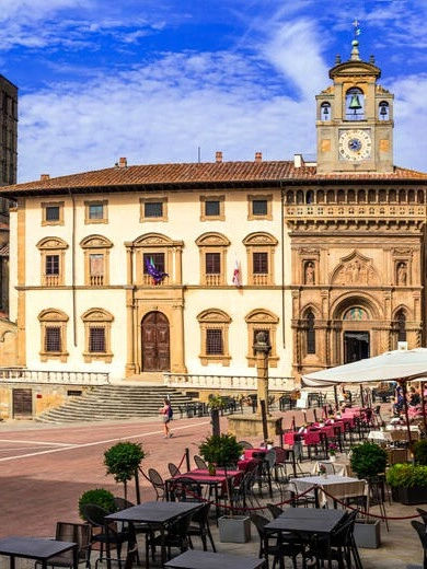 Arezzo Hop On Hop Off Bus Tour