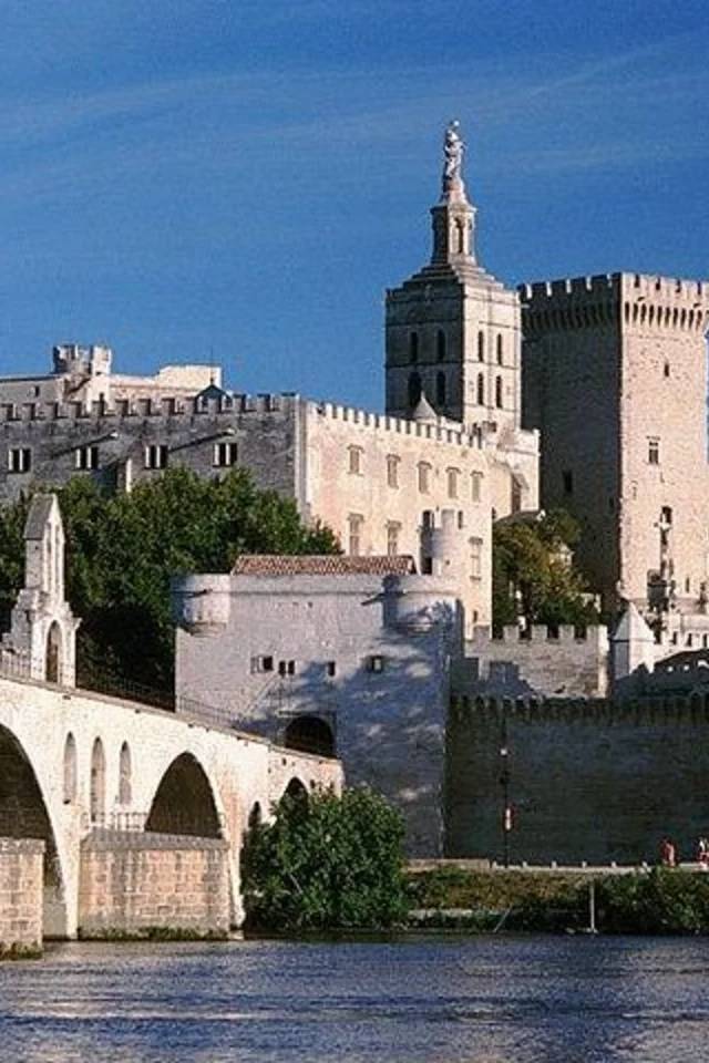 Avignon Hop On Hop Off Bus Tour