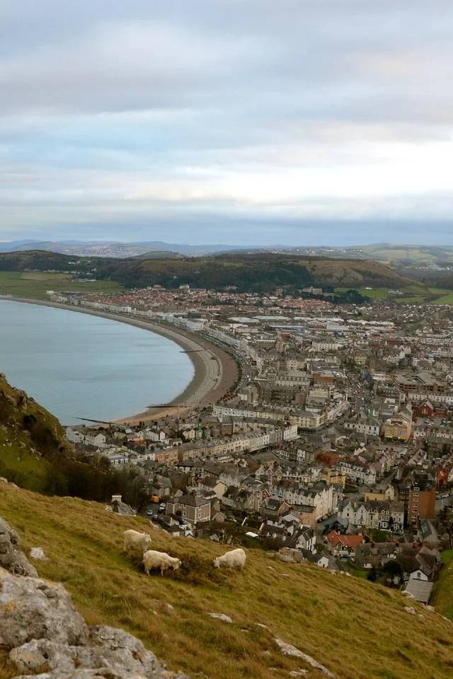 Llandudno Hop On Hop Off Bus Tour