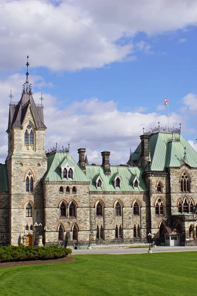 Ottawa Hop On Hop Off Bus Tour