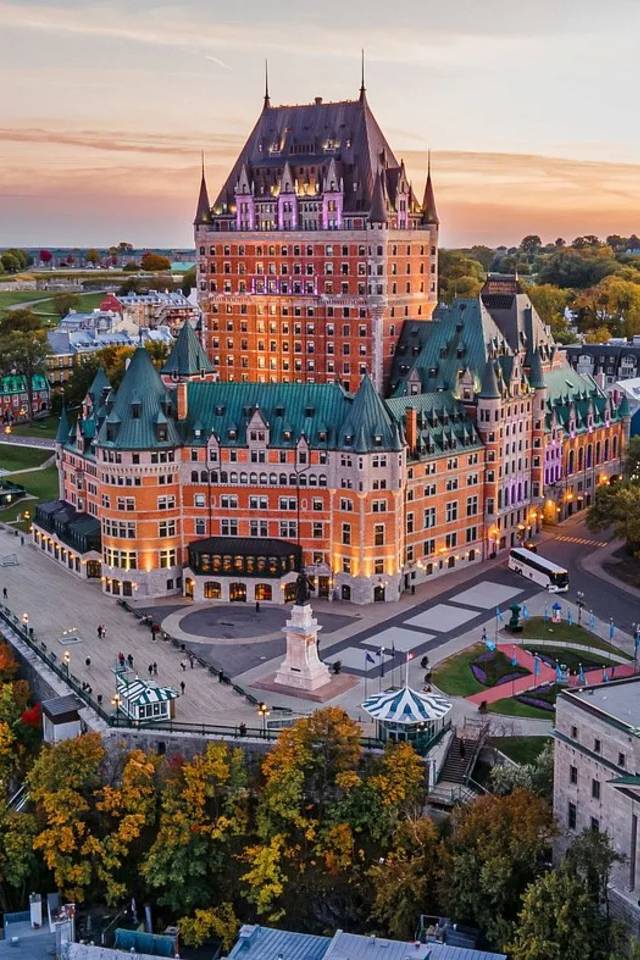 Quebec Hop On Hop Off Bus Tour