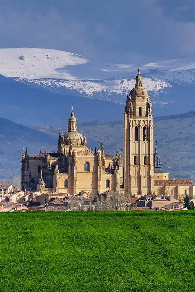 Segovia Hop On Hop Off Bus Tour