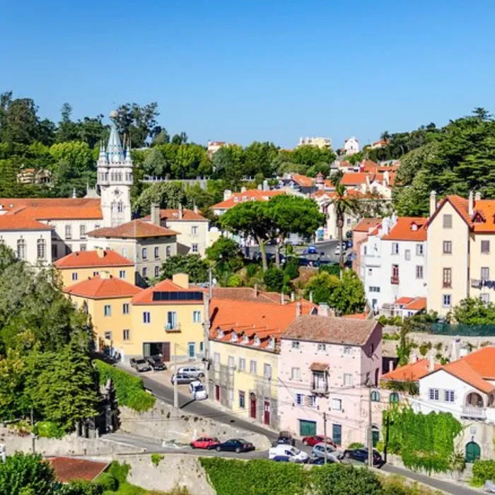 Gray Line: National Sintra Palace, Cascais & Estoril