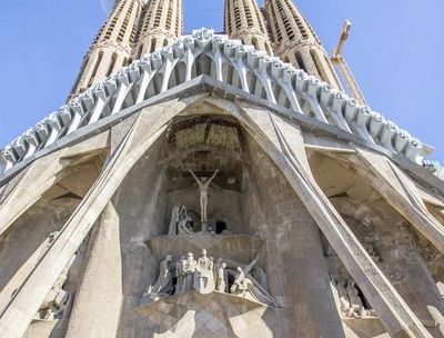 Sagrada Familia and Park Güell Tour and Skip the Line Tickets