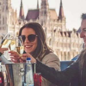 Silverline Cruises: Budapest Sightseeing Booze Cruise