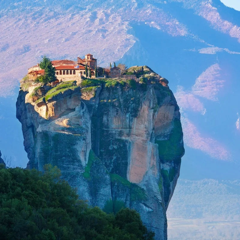 Meteora Full Day Tour by Train with Pickup from Athens