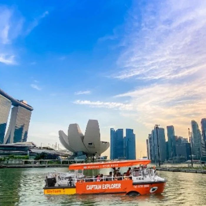 Captain Explorer DUKW Tour with Singapore Flyer Ticket