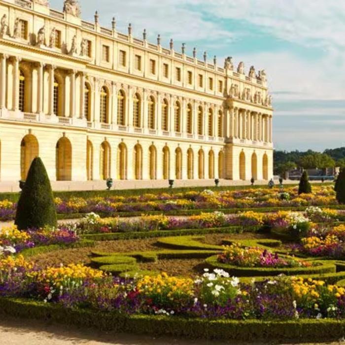 Guided Tour to Palace of Versailles in a Small Group- Skip the Line