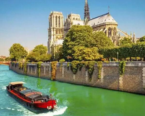 Paris City Tour with Seine Cruise and Reserved Access to 2nd Floor Eiffel Tower