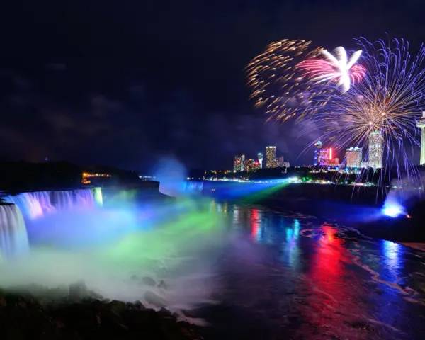 Niagara Falls Evening Tour Exclusive VIP Experience