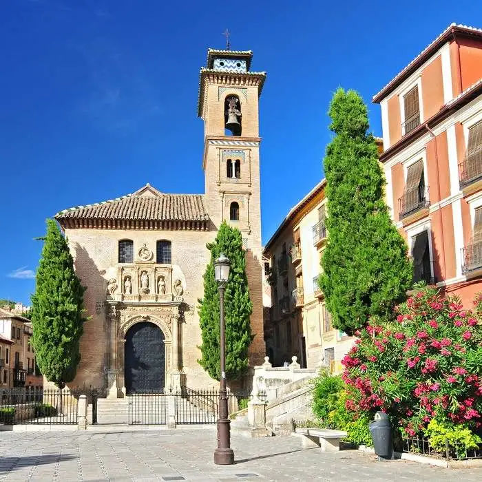 Guided Tour to Albaicin and Sacromonte